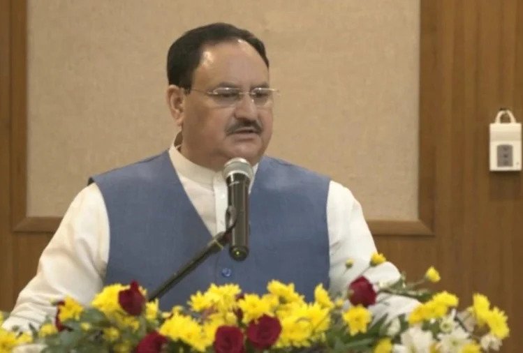 हिमाचल: जयराम के नेतृत्व में ही आगे बढ़ेगी पार्टी और सरकार, जेपी नड्डा की हरी झंडी Addressing the meeting through video conferencing from Manipur, Nadda said that efforts were made to strengthen lakhs of people