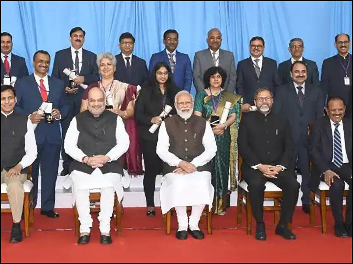 लखनऊ में आयोजित 56वें पुलिस महानिदेशक/महानिरीक्षक सम्मेलन में शामिल हुए पीएम नरेंद्र मोदी, दिए अपने सुझाव The Prime Minister, Shri Narendra Modi, attended the 56th Director General/Inspector General of Police Conference held in Lucknow
