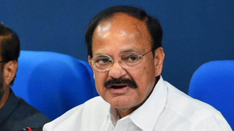 भारत का संविधान एक दूरदर्शी दस्तावेज है जो हमारे बुनियादी मूल्यों को दर्शाता है: उपराष्ट्रपति The Vice President, Shri M. Venkaiah Naidu today called upon the people to give meaning to the words in the Preamble to the