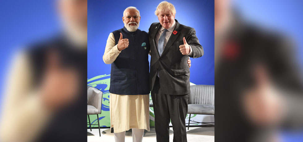 प्रधानमंत्री श्री नरेन्द्र मोदी और ब्रिटेन के प्रधानमंत्री के बीच ग्लासगो में सीओपी26 के अवसर पर द्विपक्षीय बैठक The Prime Minister, Shri Narendra Modi calling on the Prime Minister of Britain, Boris Johnson MP, on the sidelines of the COP 26 World