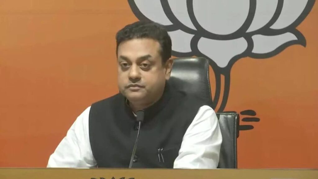 राफेल सौदा- भाजपा ने कांग्रेस का किया पलटवार, भाजपा प्रवक्ता संबित पात्रा ने कहा- INC का मतलब आई नीड कमीशन’ The Bharatiya Janata Party (BJP) attacked the Congress over the revelations made by the French magazine 'Mediapart' in the Rafale fighter jets
