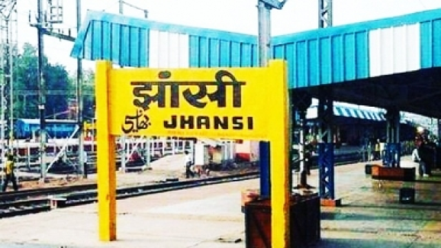 यूपी के झांसी में लगाई गई कार सेवक जगत नारायण अग्रवाल की प्रतिमा