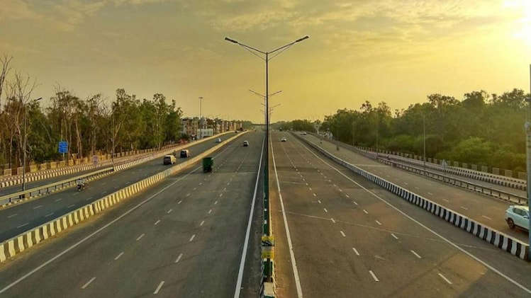 उत्तर प्रदेश में गंगा एक्सप्रेसवे परियोजना को पर्यावरण मिली मंजूरी, जानें कहां-कहां से गुजरेगा देश का सबसे लंबा एक्सप्रेसवे The Ganga Expressway project in Uttar Pradesh has got environmental clearance. This will be the longest expressway in the country,