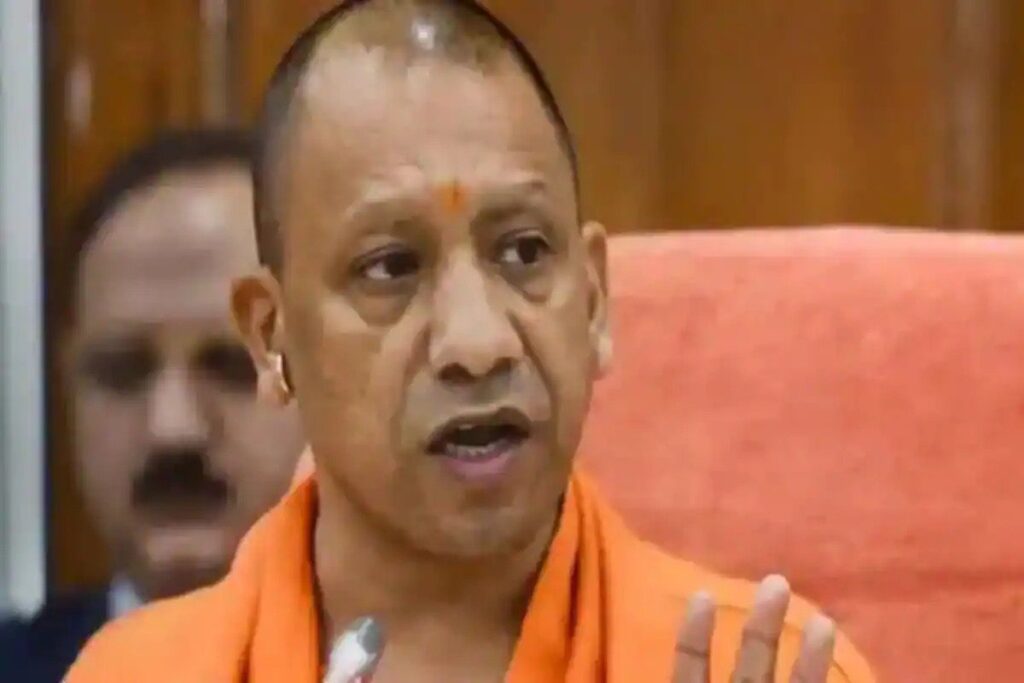 सीएम योगी ने दी ओवैसी को चेतावनी, बोले- ‘अब्बा जान-चाचा जान’ के उपदेशक माहौल खराब ना करें Uttar Pradesh Chief Minister Yogi Adityanath has hit back on the statement given by AIMIM chief Asaduddin Owaisi and also threatened