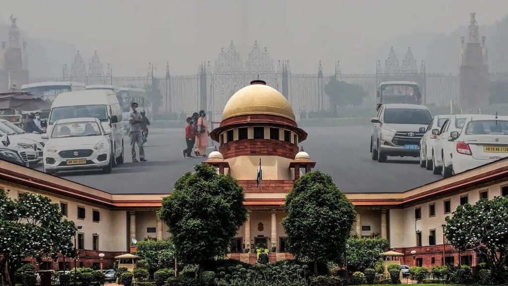 सुप्रीम कोर्ट में वायु प्रदूषण के हालात पर हुई सुनवाई, विश्व के सबसे ज्यादा प्रदूषित शहरों में भारत के तीन शहर Pollution continues to wreak havoc in Delhi-NCR. Meanwhile, a hearing on the situation of air pollution was held in the Supreme Court