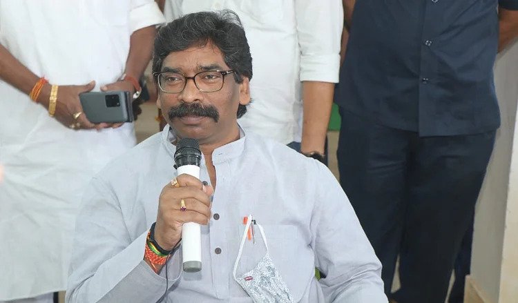 झारखंड की हेमंत सोरेन सरकार ने मनरेगा मजदूरों बीमा-पेंशन योजना का लाभ देने का किया ऐलान Taking a big decision, the Hemant Soren government of Jharkhand has now provided employment to MNREGA workers in the state