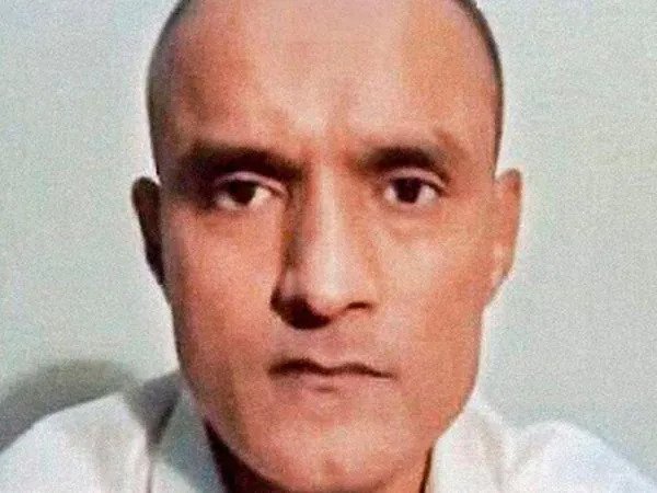 भारत के लिए अच्छी खबर, कुलभूषण जाधव को मौत की सजा के खिलाफ अपील करने के लिए आईसीजे दिया अधिकार Pakistan's Parliament in its joint sitting on Wednesday enacted a law to empower death-row Indian prisoner Kulbhushan Jadhav to file a review