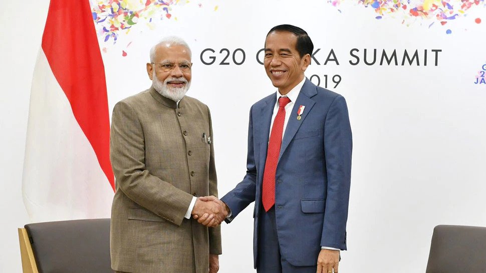 G20 समिट के इतर इंडोनेशियाई राष्ट्रपति जोको विडोडो से मिले पीएम मोदी Prime Minister Narendra Modi met Indonesian President Joko Widodo on Sunday. Both countries are committed to strengthen bilateral trade