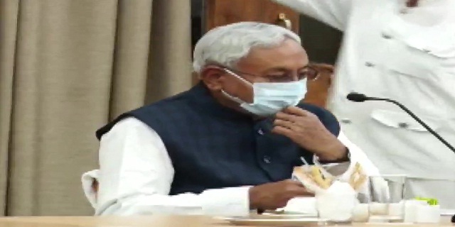 बिहार: मुख्यमंत्री नीतीश कुमार ने शराबबंदी पर उच्च स्तरीय समीक्षा बैठक की अध्यक्षता की Bihar Chief Minister Nitish Kumar on Tuesday chaired a high-level review meeting regarding prohibition of liquor in the state.