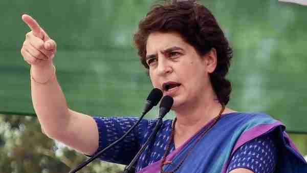 यूपी विधानसभा चुनाव: तेज बुखार के चलते प्रियंका गांधी का मुरादाबाद दौरा रद्द Congress General Secretary and Uttar Pradesh in-charge Priyanka Gandhi Vadra is holding several meetings and talks ahead