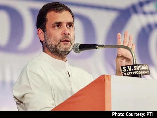 राहुल गांधी ने एक बार फिर मोदी सरकार पर साधा निशाना, बोले- विकास की गाड़ी रिवर्स गियर में है और ब्रेक भी फ़ेल Former Congress President Rahul Gandhi has targeted Prime Minister Narendra Modi over the issue of hike in LPG prices. Rahul Gandhi