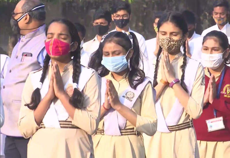 दिल्ली : प्रदूषण के कारण लगी लॉकडाउन जैसी पाबंदियां हुआ खत्म, 29 नवंबर से खुलेंगे स्कूल और सरकारी दफ्तर Restrictions like lockdown due to pollution in Delhi have now been abolished and now from November 29, schools-colleges, offices will
