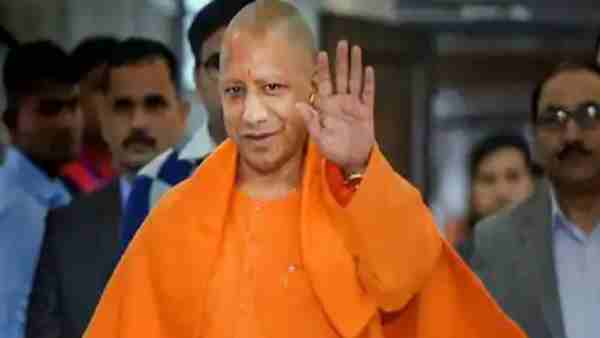 सीएम योगी सरकार का ऐलान, शादीशुदा बेटियों को भी मिलेगी पिता की नौकरी CM Yogi Adityanath promises to set up lawyers' chambers in all courts of Uttar Pradesh