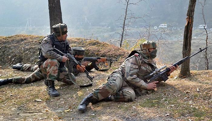 उरी सेक्टर में सेना ने आतंकियों के घुसपैठ की कोशिश की नाकाम Army has foiled an infiltration bid in the Uri sector of Jammu and Kashmir, after which a massive search has been started in the area