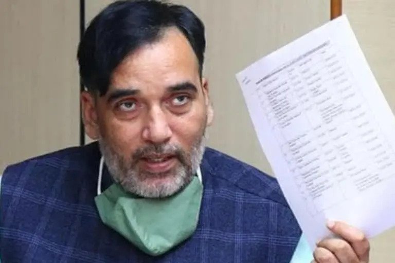 पटाखों को धर्म से जोड़कर ‘प्रदूषण के खिलाफ युद्ध’ को कमजोर करने की कोशिश: गोपाल राय Delhi Environment Minister Gopal Rai today gave a befitting reply to those opposing the ban imposed on the sale and use of firecrackers