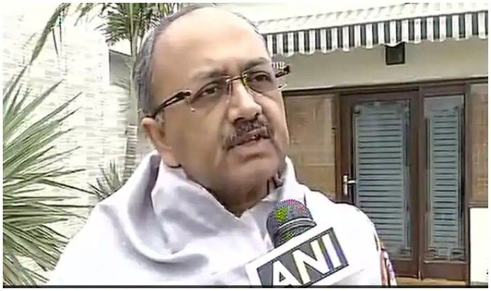 टोंटी के बारे में अखिलेश से ज्यादा कोई नहीं जानता- सिद्धार्थ नाथ सिंह After the alleged suicide of a youth Altaf in Kasganj police station in Uttar Pradesh, there is a political turmoil in the state. In fact
