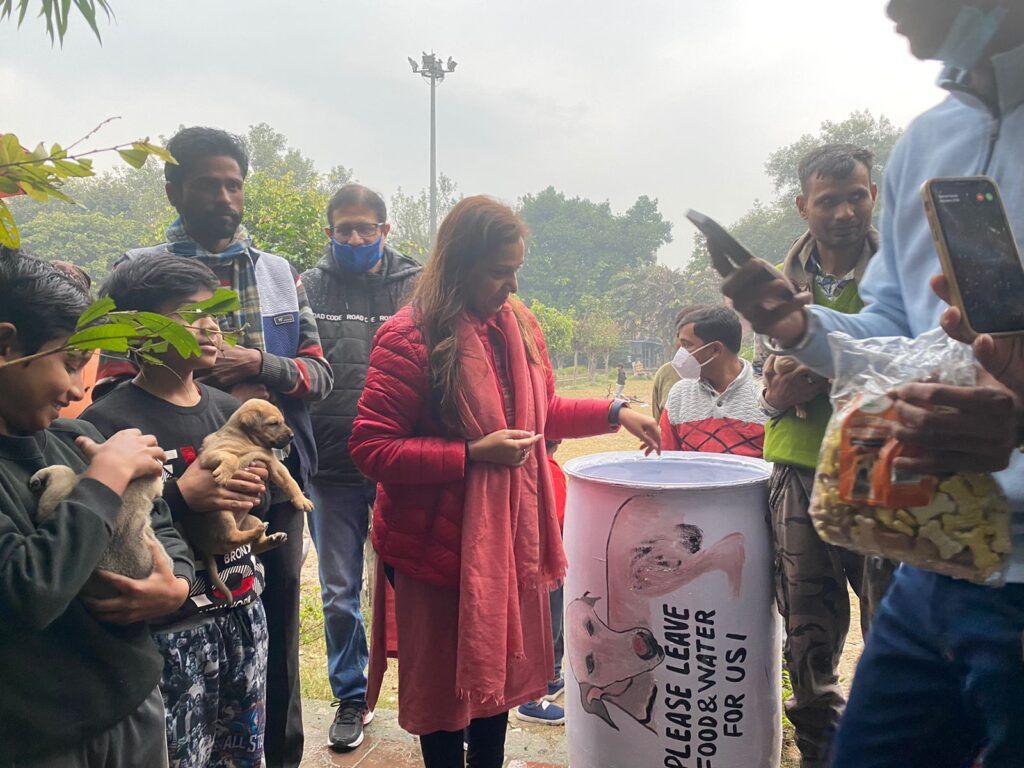 पूर्व महापौर सुश्री प्रीति अग्रवाल ने वार्ड 57 में स्ट्रीट फिडिंग पॉइंट का किया शुभारंभ