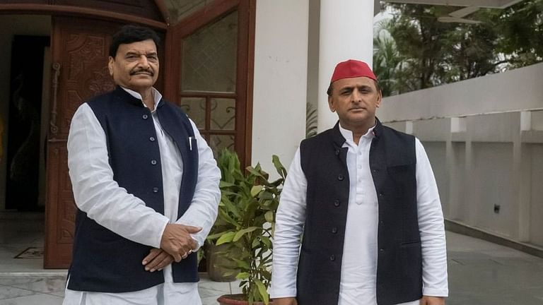 चाचा शिवपाल ने किया ऐलान, भतीजे अखिलेश को यूपी का सीएम बनाकर ही लेंगे दम Uncle Shivpal Singh Yadav, who is very angry with his nephew Akhilesh Yadav, is seeing a lot of change in his mood. Progressive socialist