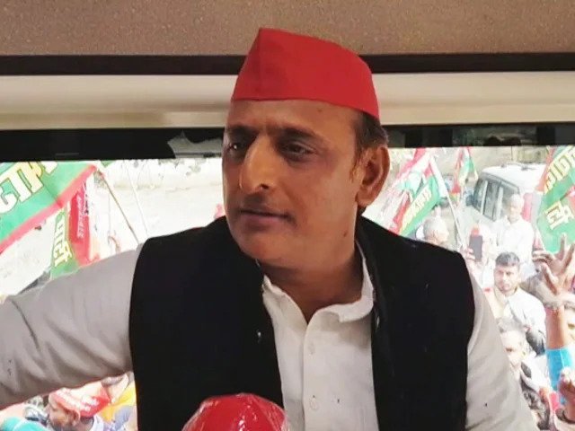बीजेपी विपक्ष को निशाना बनाने के लिए केंद्रीय एजेंसियों का दुरुपयोग कर रही है-अखिलेश यादव Retweeting the series of income tax raids on the premises of Samajwadi Party (SP) leaders, SP chief Akhilesh Yadav