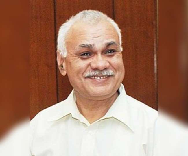 IAS दुर्गा शंकर मिश्रा बने उत्तर प्रदेश के नए मुख्य सचिव Durga Shankar Mishra, a 1984 batch IAS officer of Uttar Pradesh cadre, took over as the new Chief Secretary of the state on Thursday.