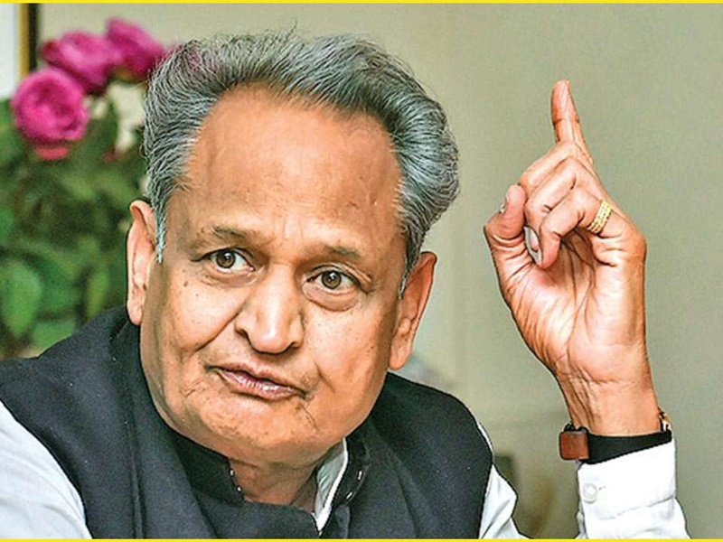धर्म की राजनीति आसान, लेकिन देश के लिए अच्छी नहीं- अशोक गहलोत Rajasthan Chief Minister Ashok Gehlot said on Thursday that those who do divisive politics should know about the future of the country.
