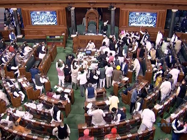 लखीमपुर खीरी कांड को लेकर विपक्ष के हंगामे के बीच लोकसभा दोपहर 2 बजे तक स्थगित The Lok Sabha was adjourned till 2 pm on Wednesday amid uproar by opposition MPs over the Lakhimpur Kheri incident. Due to disruption