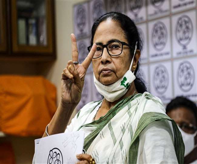 कोलकाता नगर निगम चुनाव में टीएमसी ने दर्ज की ऐतिहासिक जीत Trinamool Congress registered a historic victory in Kolkata Municipal Corporation elections on Tuesday. Chief Minister Mamata Banerjee