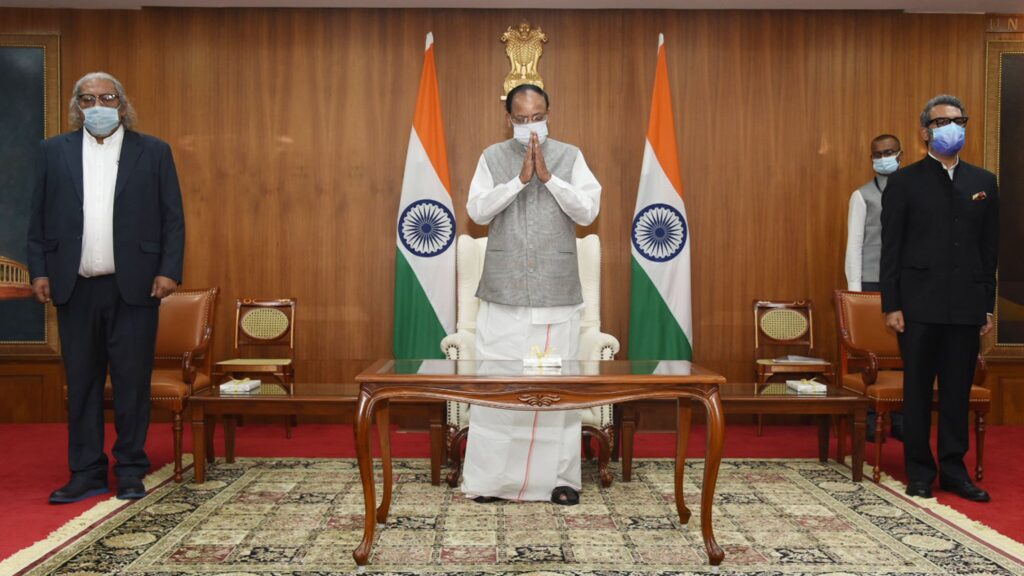 The Vice President, Shri M. Venkaiah Naidu, today told the people that there is no need to panic due to the emergence of new Corona