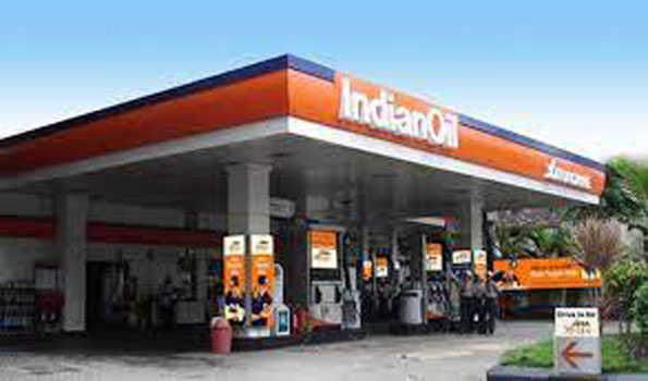 पेट्रोल और डीजल में 35 वें दिन टिकाव Petrol and diesel prices remained stable in the country for the 35th day in a row today, despite international crude oil trading above $75