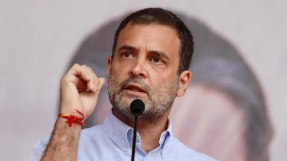 राहुल गांधी 18 दिसंबर को अमेठी जाएंगे Congress leader Rahul Gandhi will visit Amethi on 18 December. Party general secretary and his sister Priyanka Gandhi Vadra will also