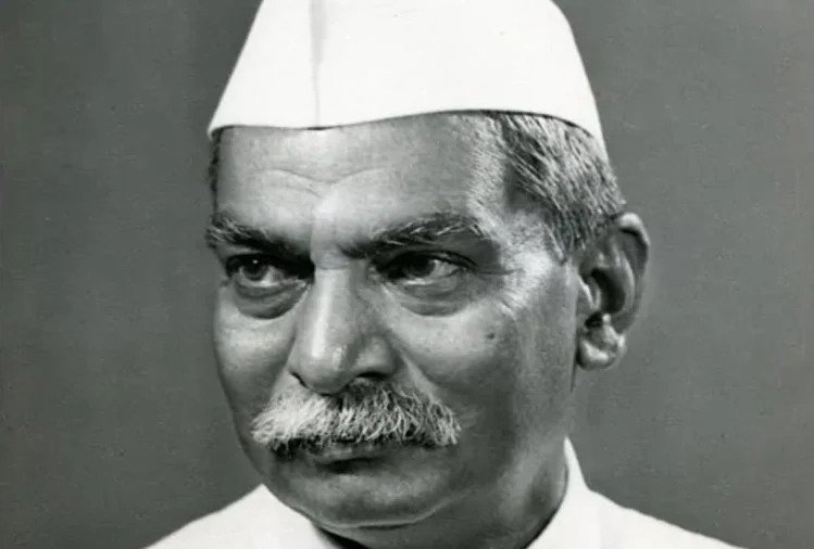 राष्ट्रपति, उपराष्ट्रपति ने डॉ राजेंद्र प्रसाद को उनकी जयंती पर दी श्रद्धांजलि It is jubilee. On this special occasion, all the leaders of the country have paid tribute to him on his birth anniversary. President Kovind,
