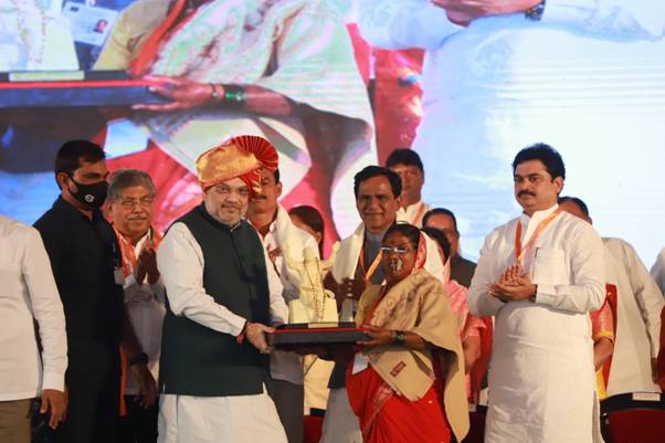 सहकारिता आंदोलन में एक नए प्राण फूँकने का समय था, उसी वक्त मोदी जी ने सहकारिता मंत्रालय बनाया है- केन्द्रीय गृह मंत्री अमित शाह Union Home and Cooperation Minister Shri Amit Shah presented Padma Shri Dr. Vitthalrao Vikhe Patil Sahityaseva Jeevan Gaurav