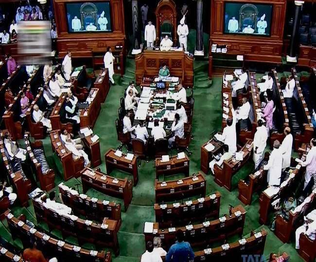 विपक्षी दलों के विरोध के बीच लोकसभा में पारित हुआ ‘चुनाव सुधार विधेयक’ The government introduced the Election Laws (Amendment) Bill, or the 'Election Reform Bill' 2021, in the Lok Sabha today amid heavy