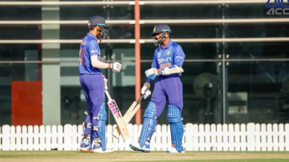 अंडर-19 एशिया कप मैच: भारत ने पाकिस्तान के सामने रखा 238 रन का लक्ष्य, आराध्य यादव ने बनाए सर्वाधिक 50 रन India has set a target of 238 runs to win against arch-rivals Pakistan in the Under-19 Asia Cup match. Pakistan beat India for 237 runs
