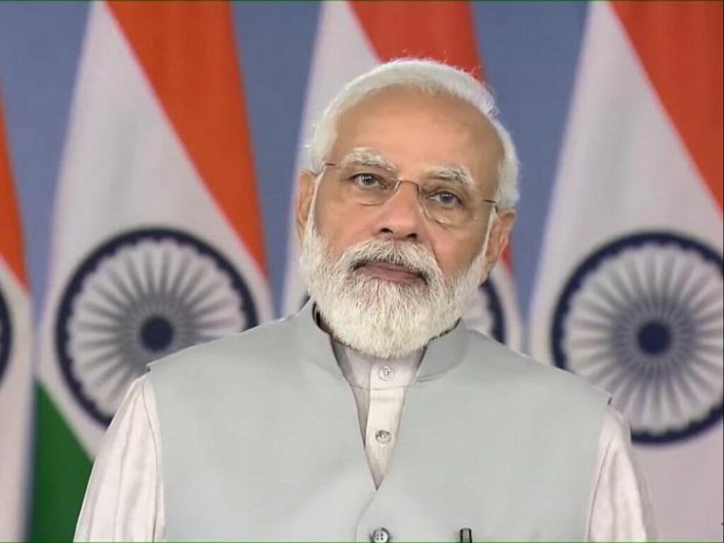 पीएम मोदी ने 50वें विजय दिवस के अवसर पर मुक्तिजोद्धाओं, बीरांगनाओं और भारतीय सशस्त्र बलों के शौर्य तथा बलिदान को किया याद