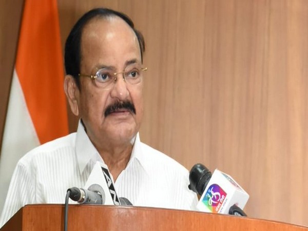 वीपी नायडू ने शिक्षा प्रणाली का भारतीयकरण करने की आवश्यकता का किया आह्वान Vice President M. Venkaiah Naidu on Saturday inaugurated Rishihood University at a function in Delhi during which he spoke about