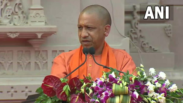 भव्य काशी का सपना हुआ साकार : सीएम योगी आदित्यनाथ Uttar Pradesh Chief Minister Yogi Adityanath at the inauguration of Kashi Vishwanath Corridor said that when the Father of the Nation Mahatma