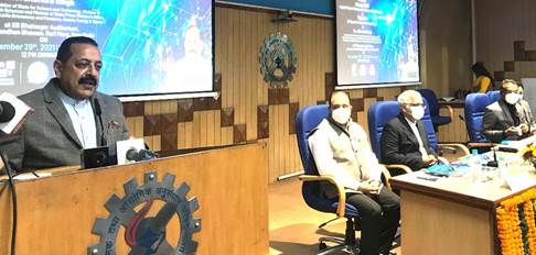 डोगरी, कश्मीरी और अन्य देसी भाषाओं में मासिक विज्ञान पत्रिका संस्करण बहुत जल्द जारी किए जाएंगे : डॉ. जितेन्द्र सिंह Minister of State for PMO, Personnel, Public Grievances, Pensions, Atomic Energy and Space Dr. Jitendra Singh today formally launched Science