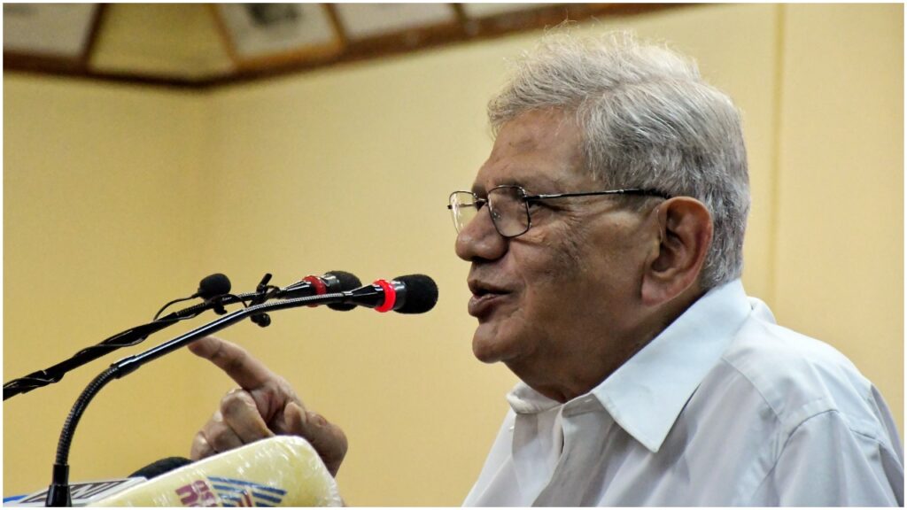 सीताराम येचुरी ने जम्मू- कश्मीर के मुख्य न्यायाधीश पर लगाया गंभीर आरोप, राष्ट्रपति से हटान की लगाई गुहार Communist Party of India-Marxist (CPI-M) general secretary Sitaram Yechury on Tuesday called on Chief Justice of Jammu and Kashmir