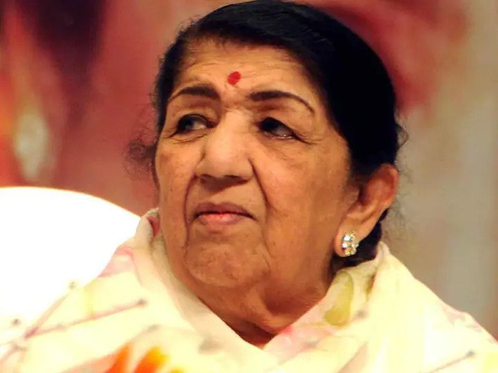 Corona has a formidable form in Mumbai and many Bollywood stalwarts have come under the grip of this disease. Now singer Lata Mangeshkar