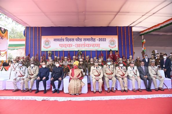 राज्यपाल अनुसुईया उइके ने 73वें गणतंत्र दिवस के अवसर पर पुलिस परेड मैदान में राज्य स्तरीय मुख्य समारोह में किया ध्वजारोहण