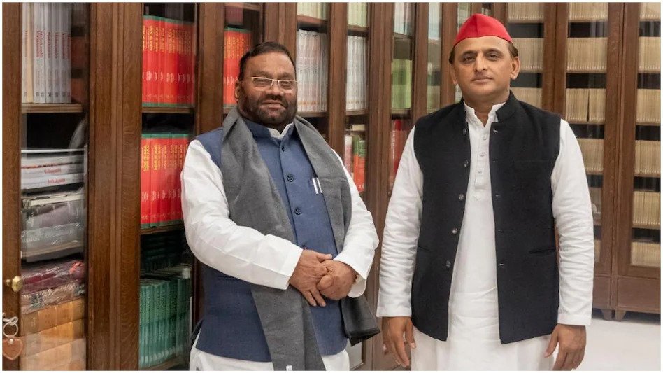 उत्तर प्रदेश में भाजपा को एक और झटका, स्वामी प्रसाद मौर्य समेत तीन और विधायकों ने दिया इस्तीफा Uttar Pradesh, the ruling Bharatiya Janata Party has suffered a setback. Party veteran and UP cabinet minister Swami Prasad Maurya