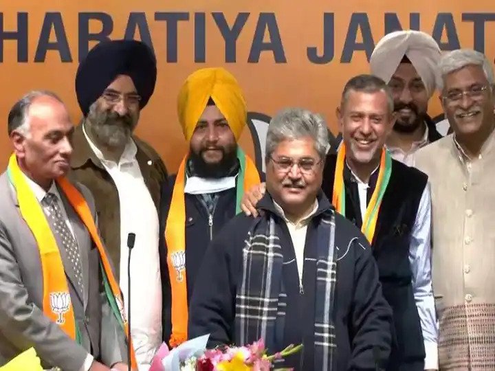 पंजाब: भाजपा में शामिल हुए पूर्व विधायक अरविंद खन्ना समेत 4 बड़े नेता BJP's clan is continuously increasing in Punjab. Since the announcement of the dates of the assembly elections, the Bharatiya Janata Party .
