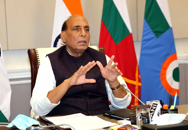 रक्षा मंत्री राजनाथ सिंह ने सशस्त्र सेना झंडा दिवस कोष में 320 करोड़ रुपये के आवंटन के लिए की घोषणा