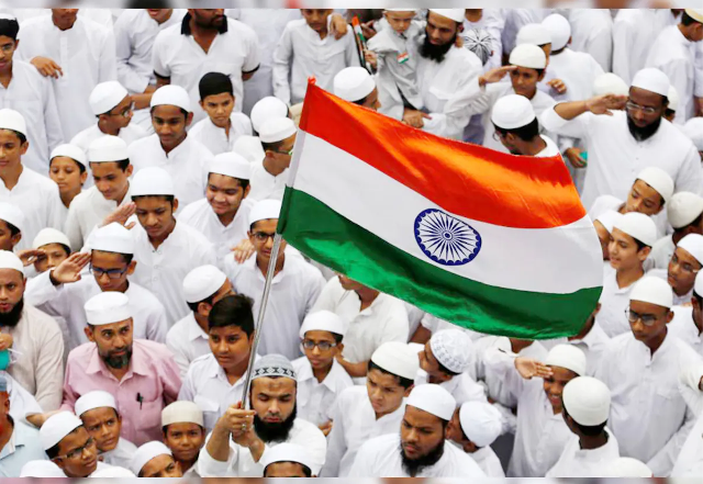 मुसलमान युवाओ के लिए अब धर्म से बड़ा देश !