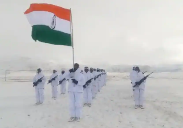 आईटीबीपी के जवानों ने 15000 फीट की ऊंचाई पर गणतंत्र दिवस मनाया