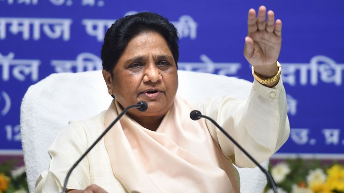 मायावती ने दिया चुनावी नारा ‘हर पोलिंग बूथ को जिताना है, बसपा को सत्ता में लाना है’ Bahujan Samaj Party President Mayawati released the list of 51 candidates of the party for the second phase seats in the upcoming