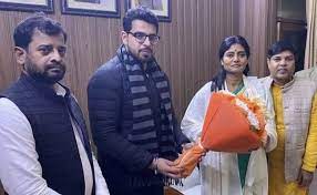 यूपी चुनाव में नया दांव, अपना दल ने उतारा मुस्लिम उम्मीदवार