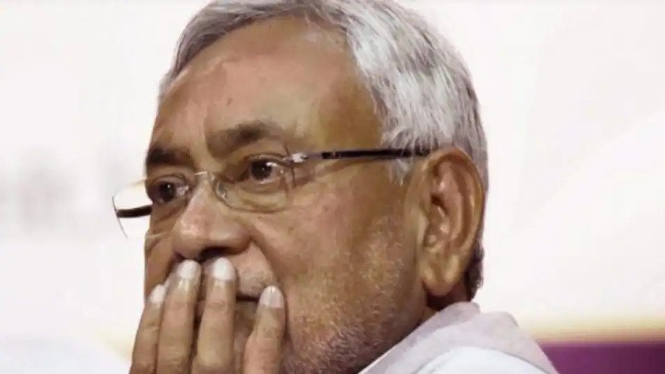 बिहार के सीएम नीतीश कुमार को हुआ कोरोना संक्रमित, CMO ने ट्वीट कर दी जानकारी Chief Minister Nitish Kumar has become Corona positive. On the advice of doctors, he is in isolation at home. He told everyone