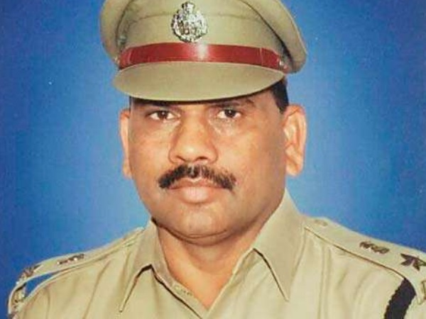 यहां से चुनाव लड़ने के लिए अधिकारी ने छोड़ी आईएएस की नौकरी